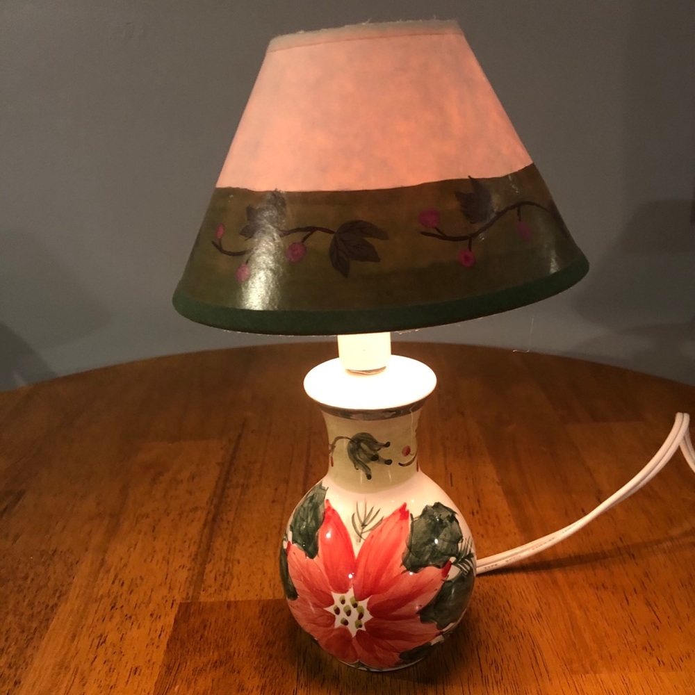 Poinsettia Small Holiday Lamp